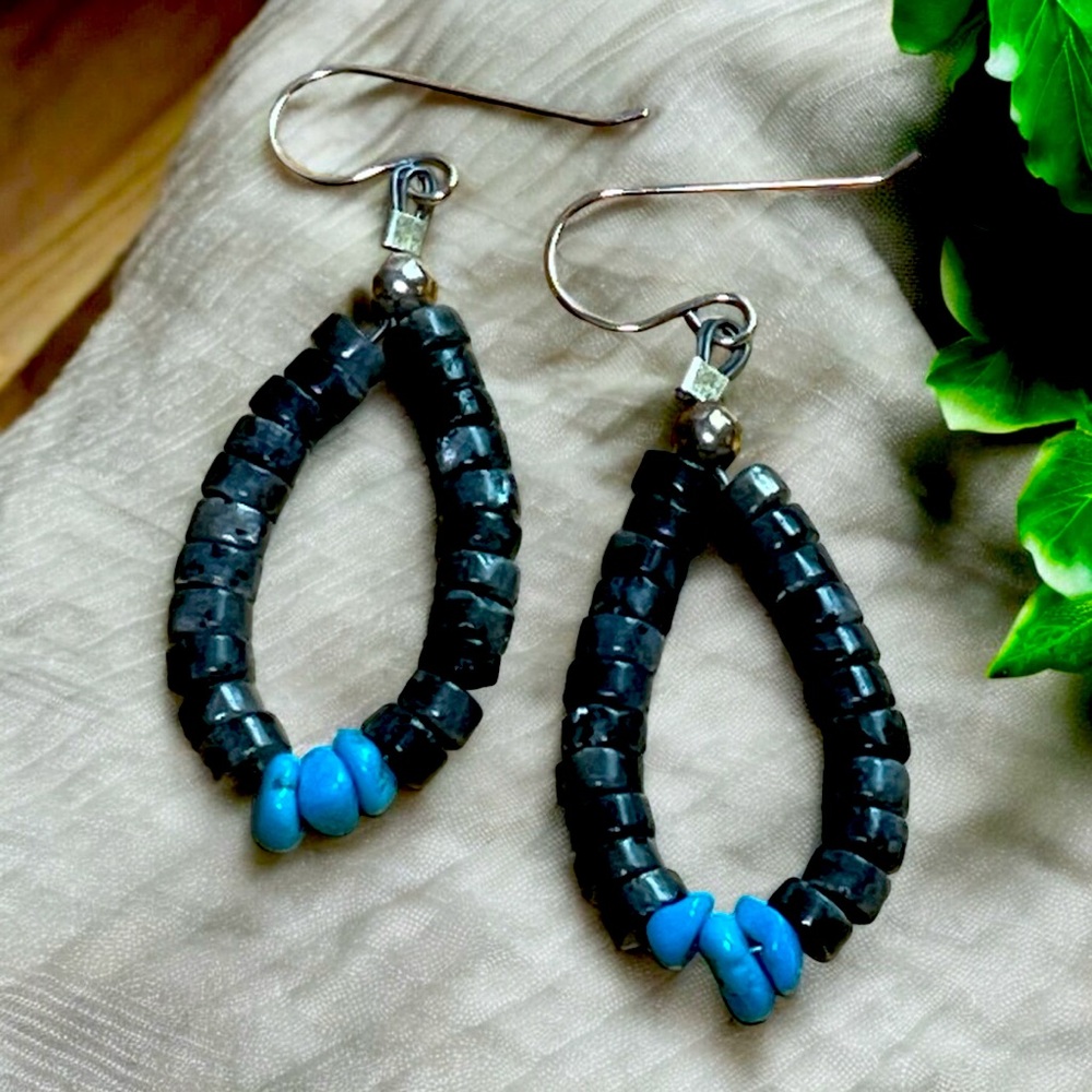 Navajo Artist. Handmade Turquoise, Black Shell & Sterling Silver Earrings.
